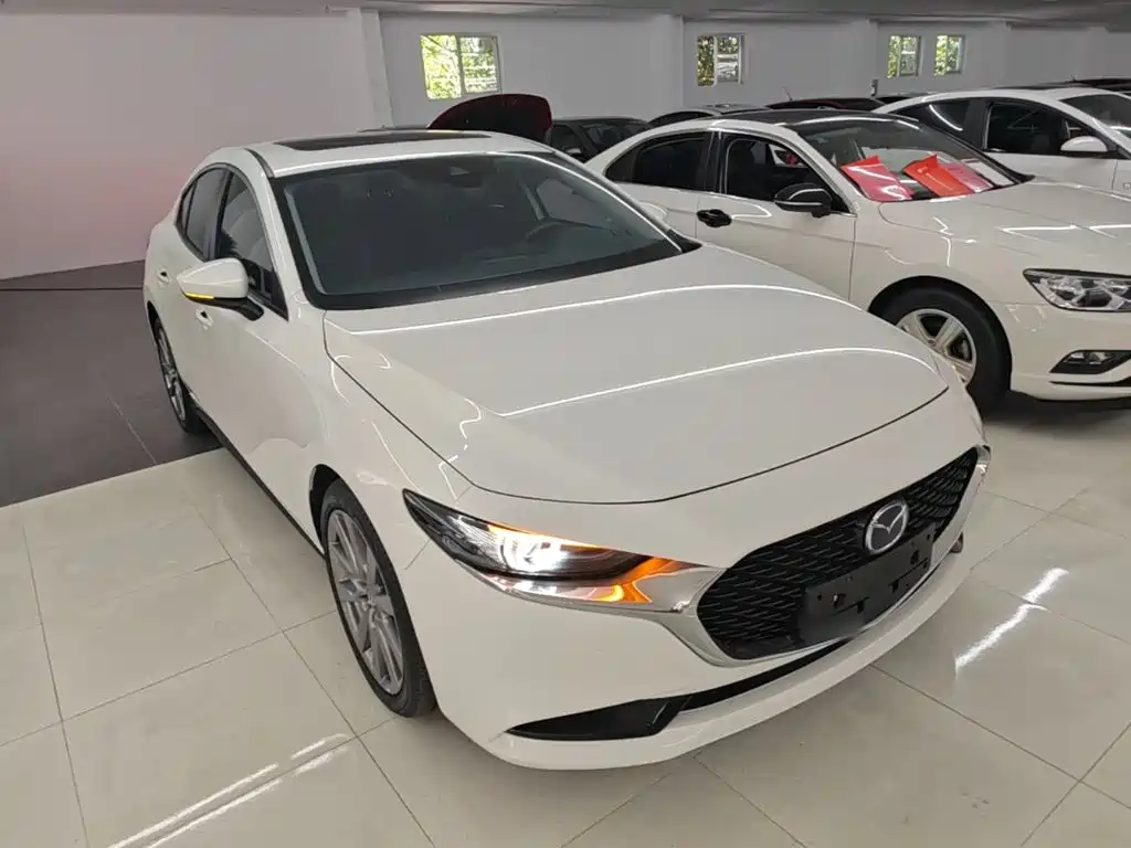 Mazda 3 Axela 2023