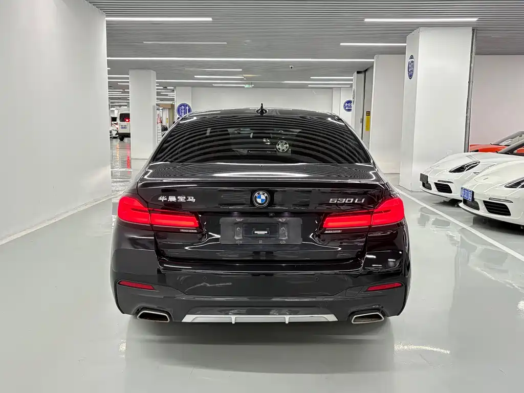 BMW 5 Series 2021 — фото 11