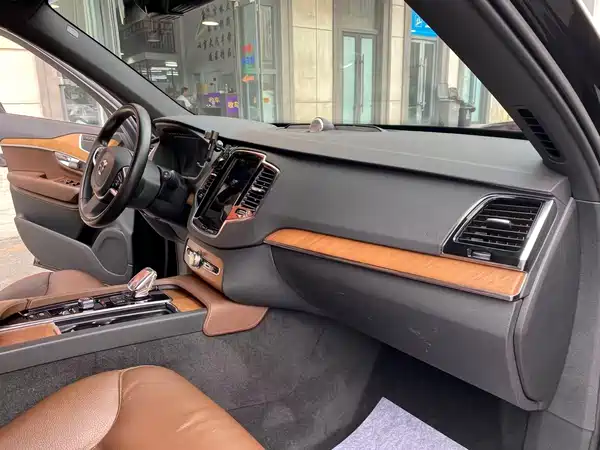 Volvo XC90 2021