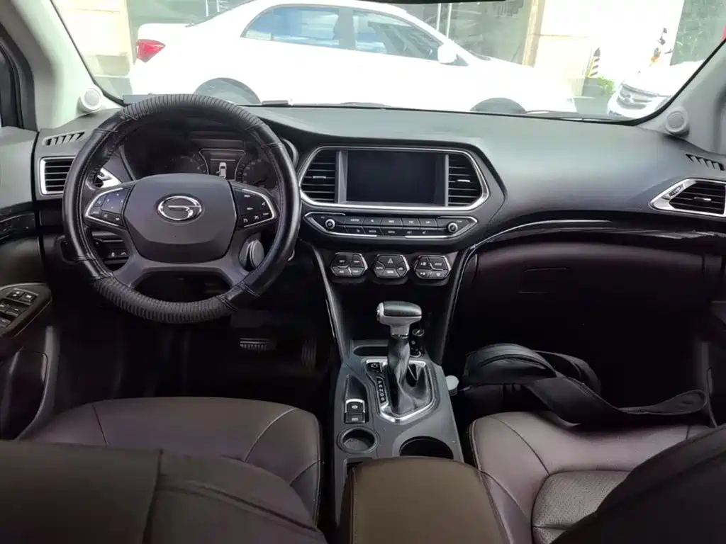 GAC Trumpchi GS4 2017 — фото 10