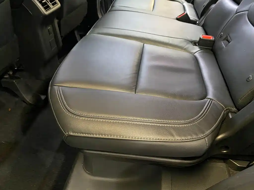 Mitsubishi Outlander 2020 — фото 18