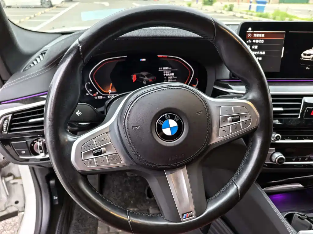 BMW 5 Series 2022 — фото 10