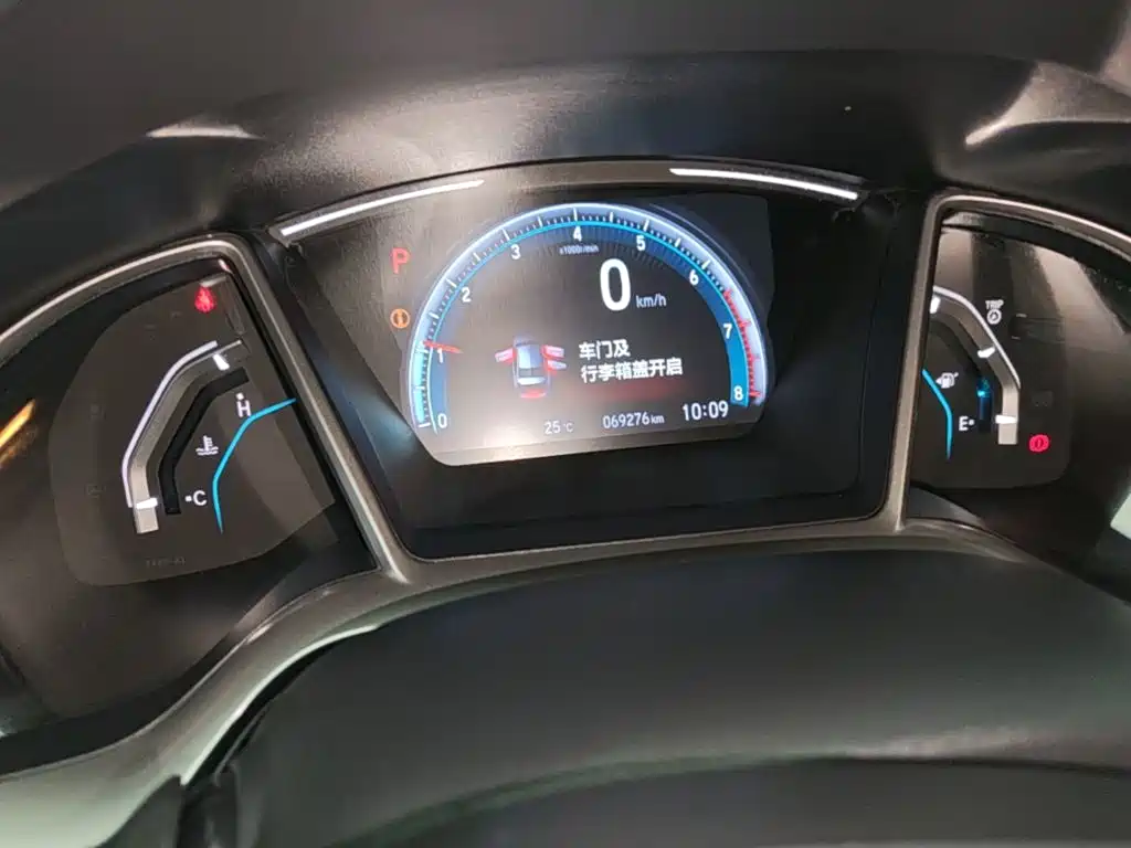 Honda Civic 2018 — фото 12