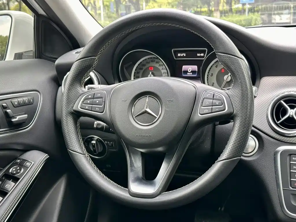 Mercedes-Benz GLA 2017 — фото 8