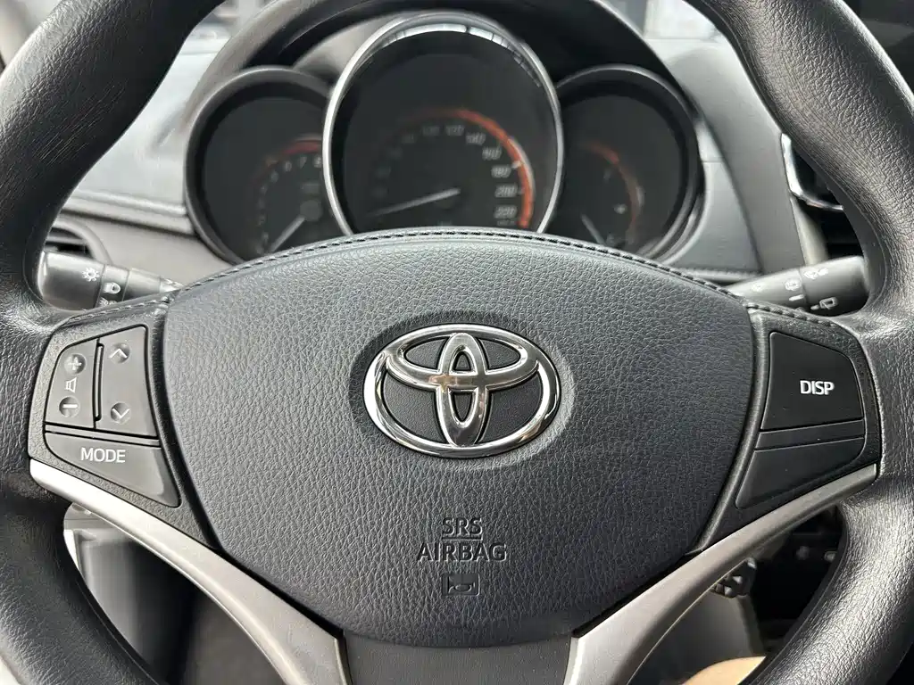 Toyota Yaris L 2023 — фото 14