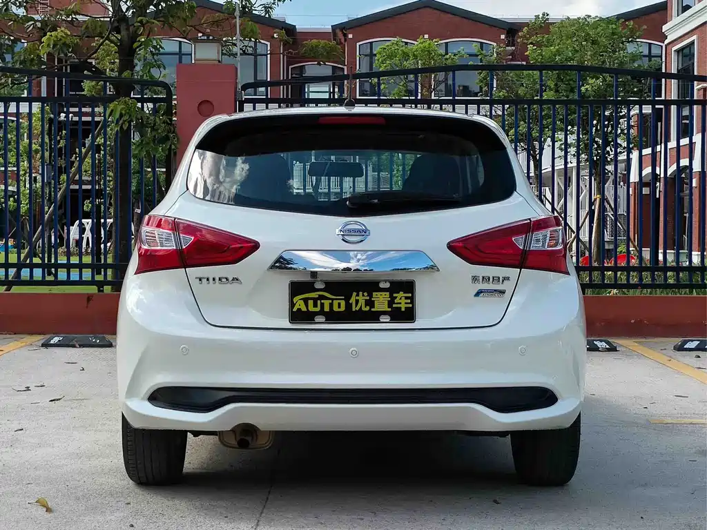 Nissan Tiida 2018 — фото 11