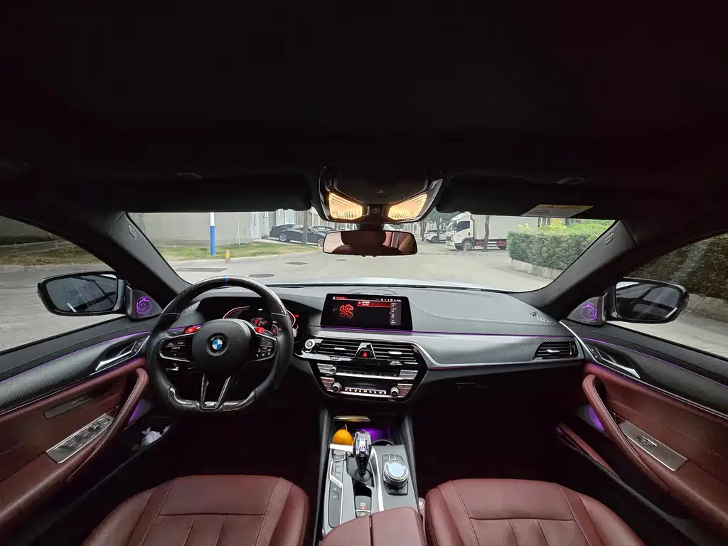 BMW 5 Series 2020 — фото 11