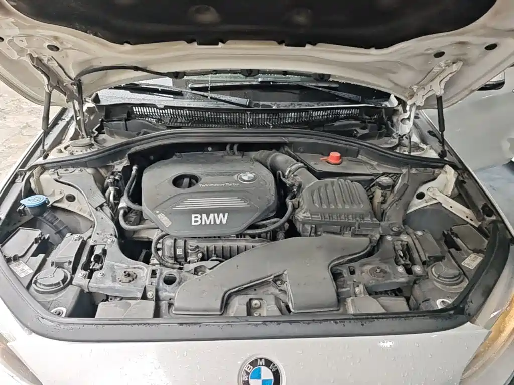 BMW 1 Series 2018 — фото 16