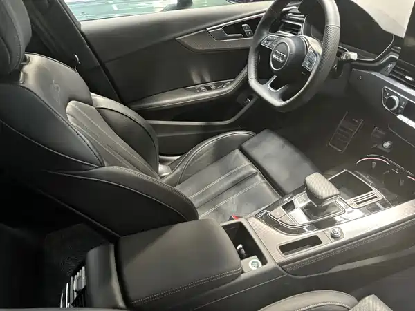 Audi A4L 2025