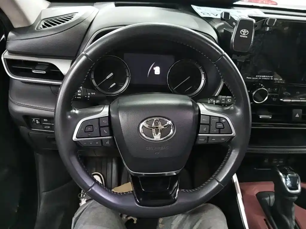 Toyota Highlander 2023 — фото 11