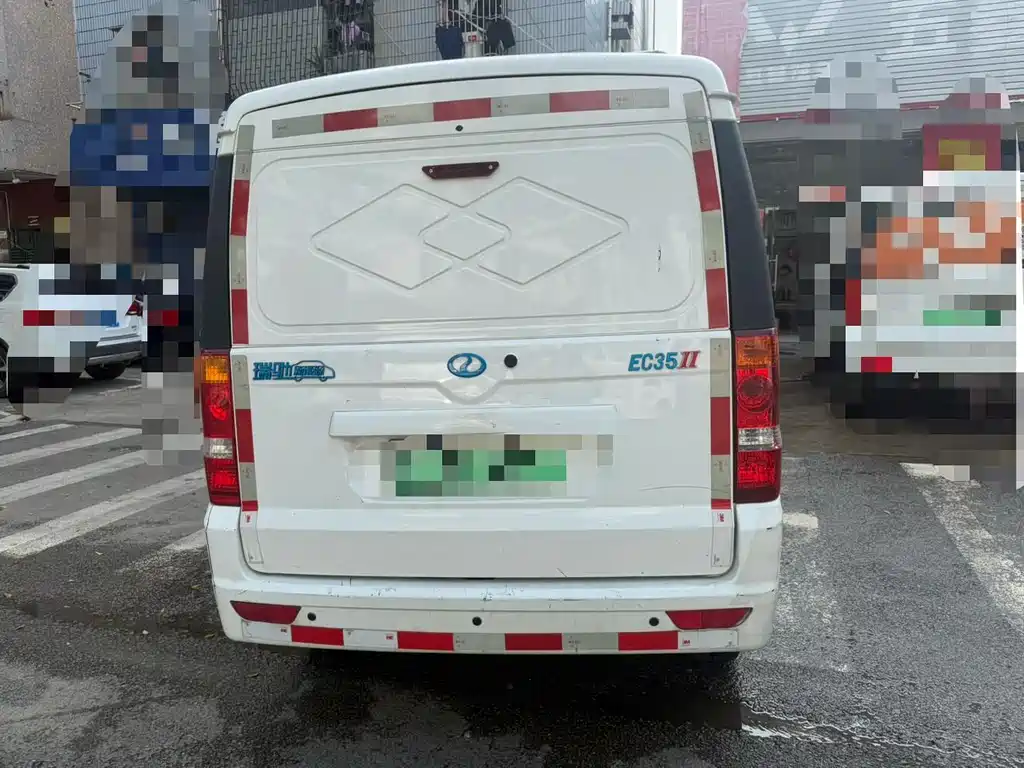 Ruichi EC35 2023