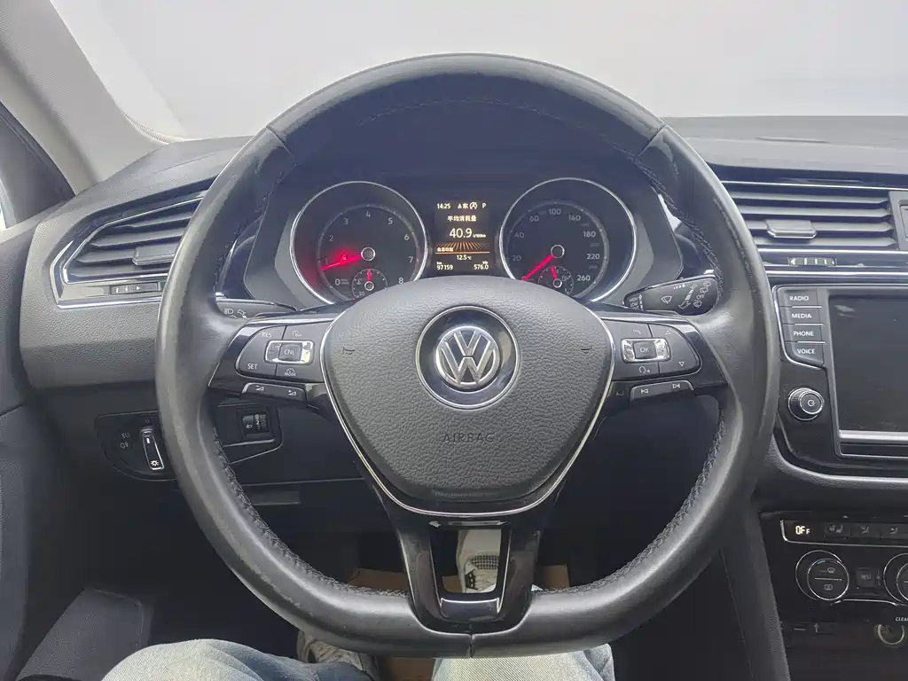 Volkswagen Tiguan L 2018 — фото 4