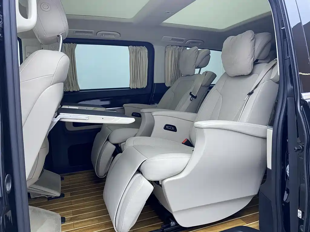 Mercedes-Benz V-Class 2019 — фото 8