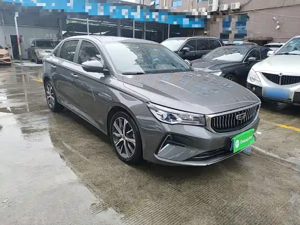 Geely Emgrand 2022