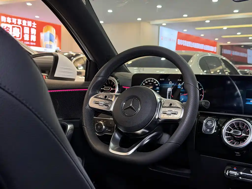 Mercedes-Benz A-Class 2022 — фото 16