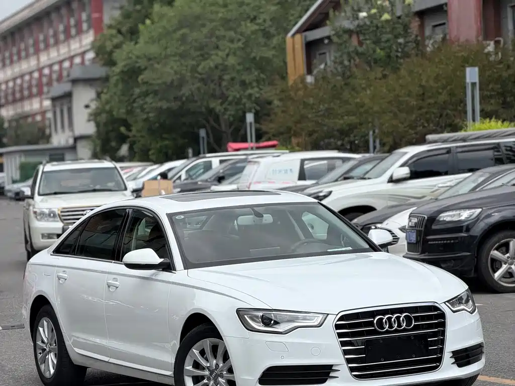 Audi A6L 2014 — фото 1