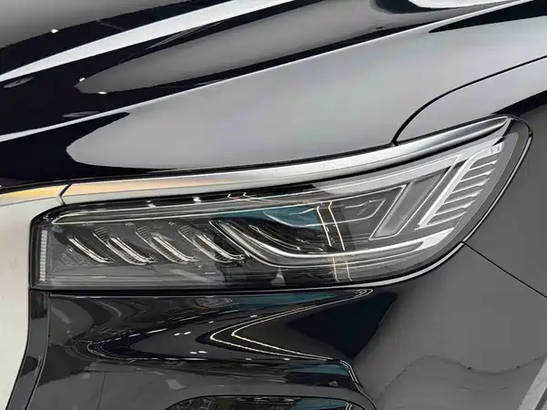 Hongqi HS5 2024