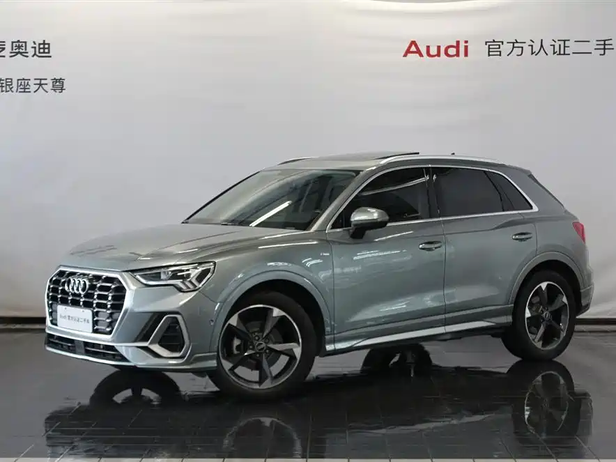 Audi Q3 2021 — фото 1