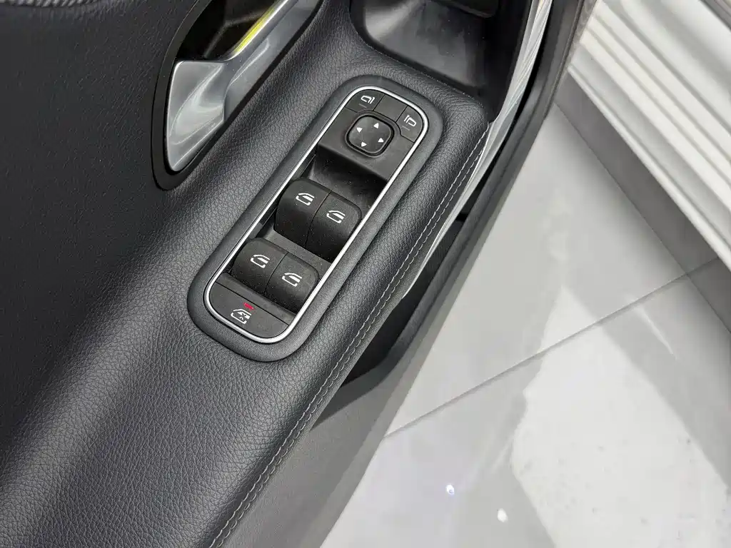 Mercedes-Benz A-Class 2022 — фото 7