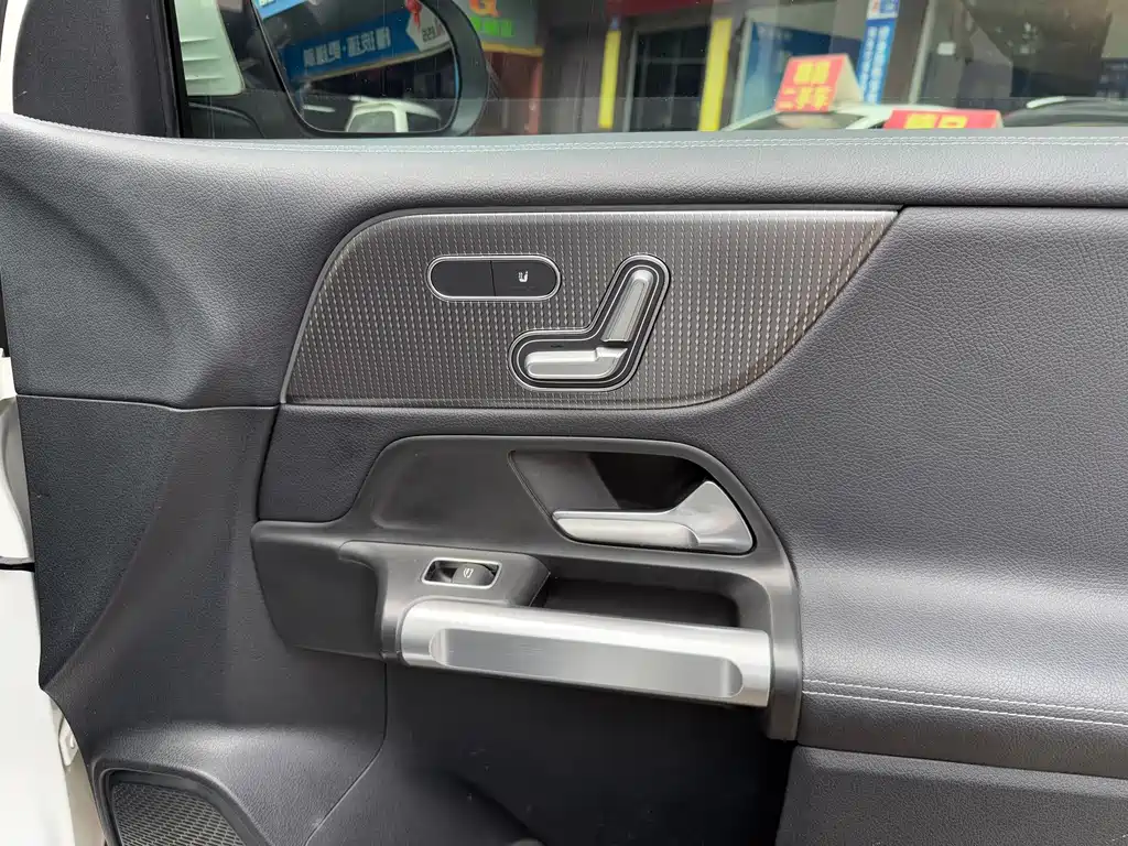Mercedes-Benz GLB 2020 — фото 15
