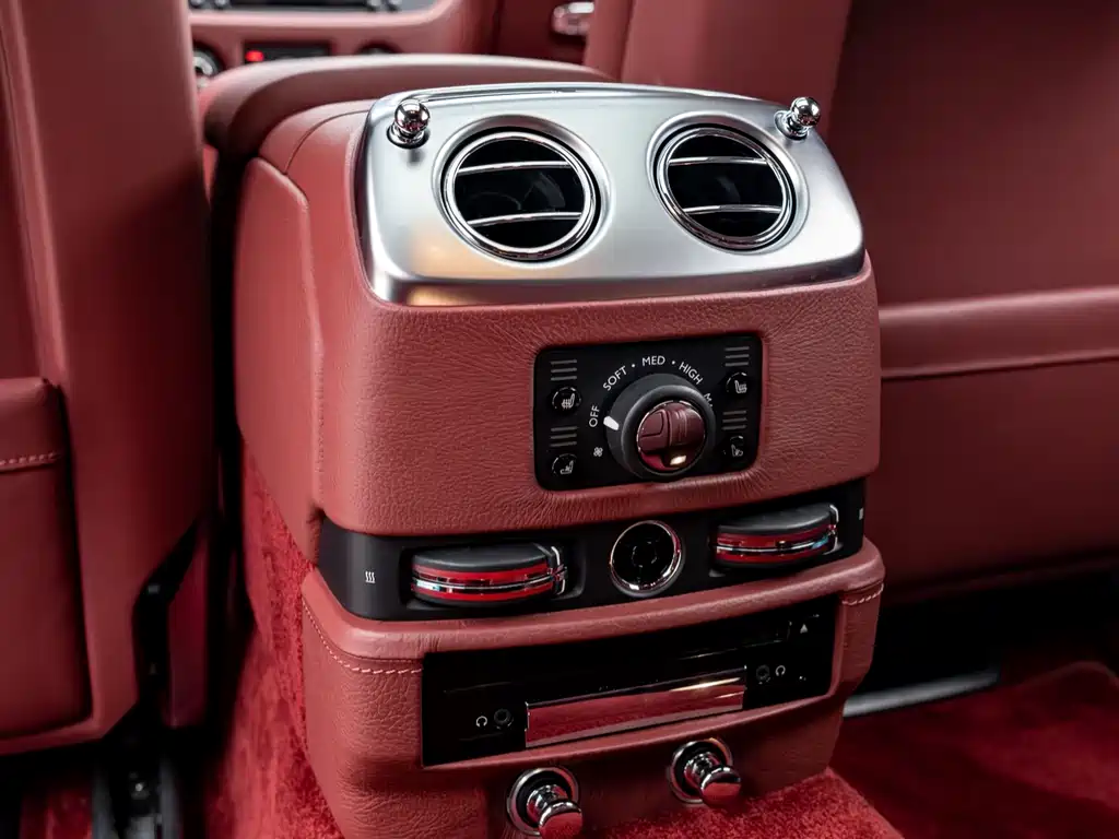 Rolls-Royce Ghost 2019 — фото 26