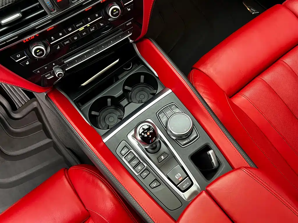 BMW X6 M 2019 — фото 15