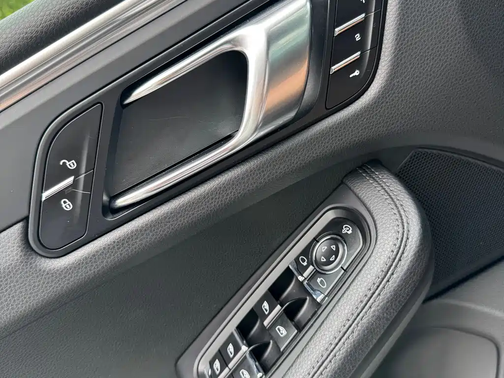 Porsche Macan 2019 — фото 12