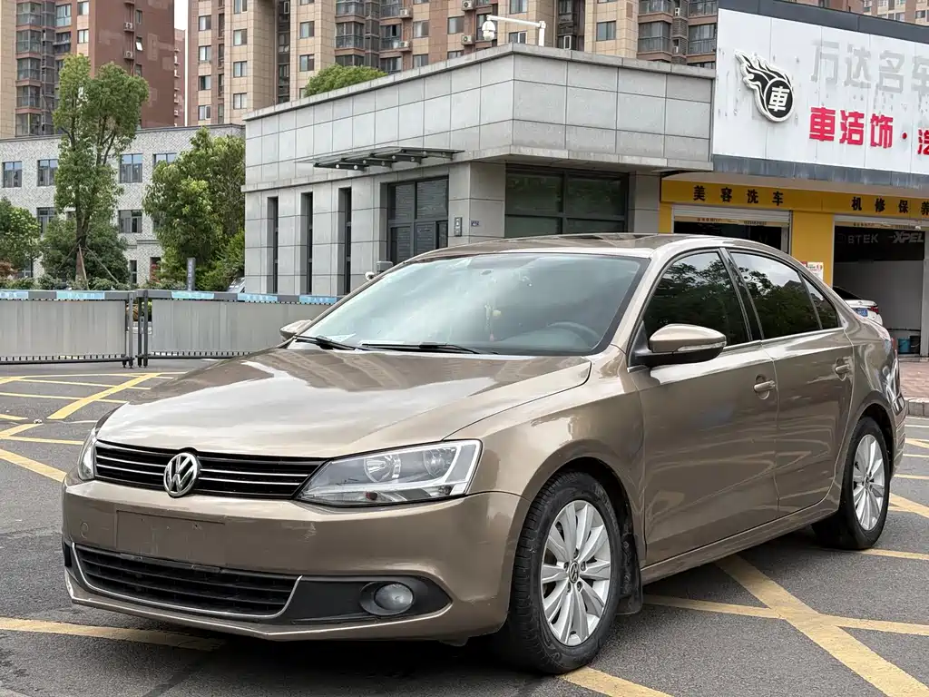 Volkswagen Sagitar 2015