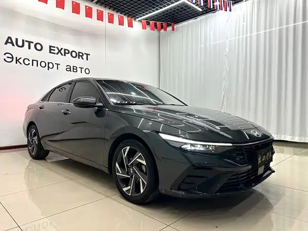 Hyundai Elantra 2023