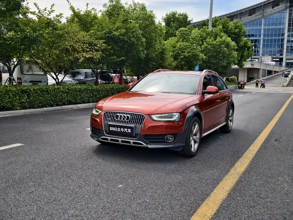 Audi A4 2014 — фото 1