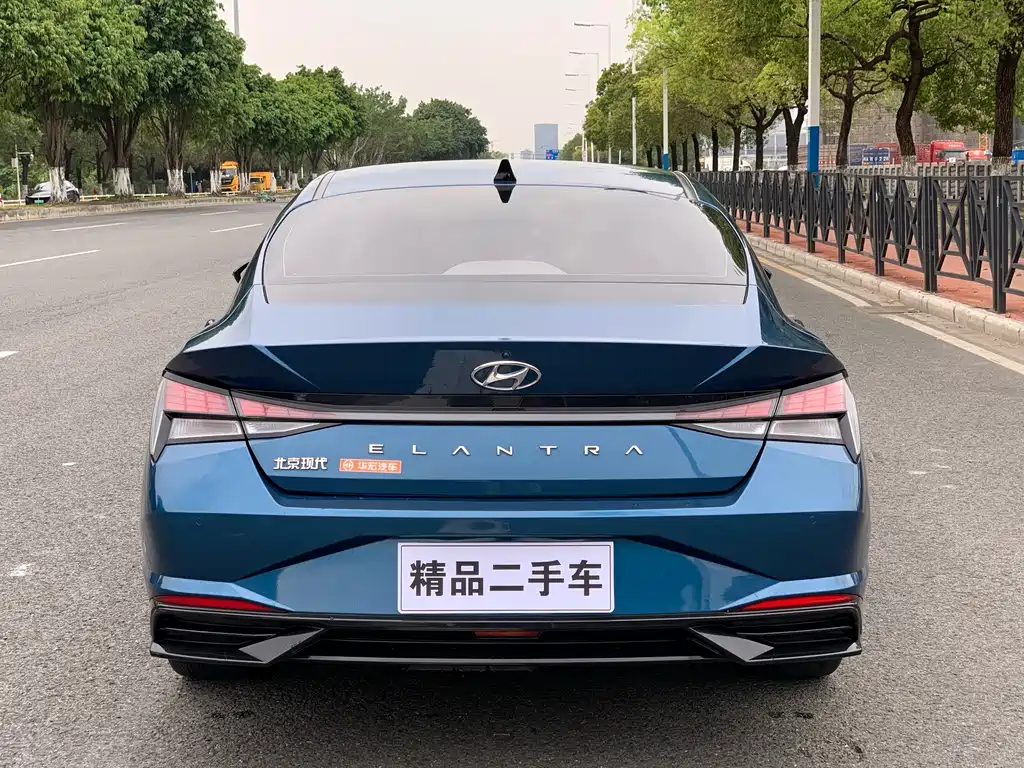 Hyundai Elantra 2021