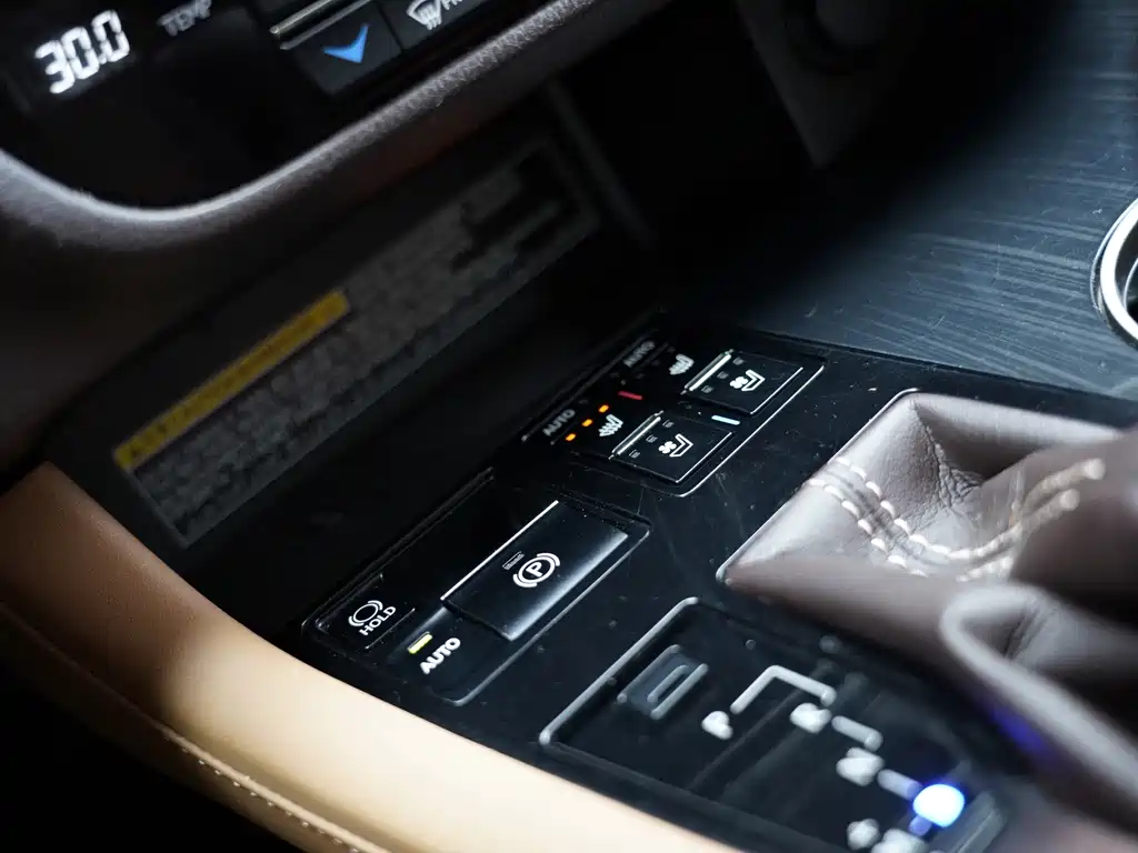 Lexus RX 2017 — фото 15