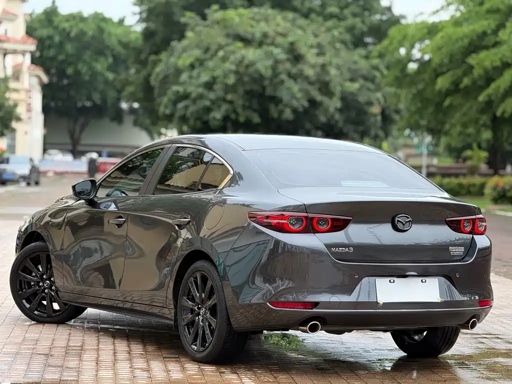Mazda 3 Axela 2023