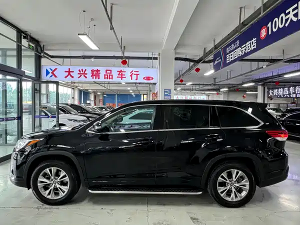 Toyota Highlander 2021