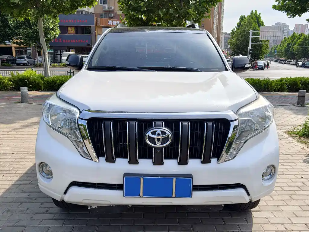 Toyota Prado 2017 — фото 2
