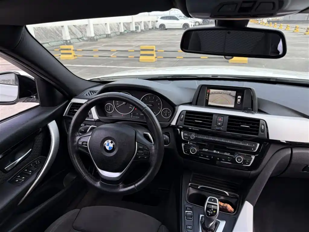 BMW 3 Series 2017 — фото 12