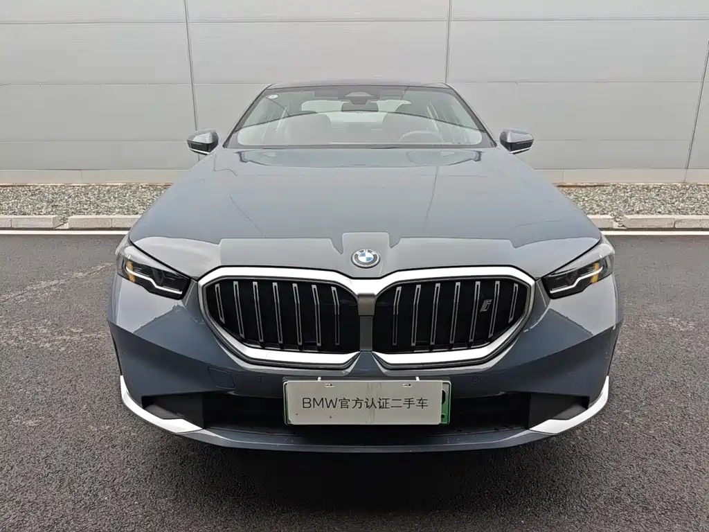 BMW i5 2025 — фото 2