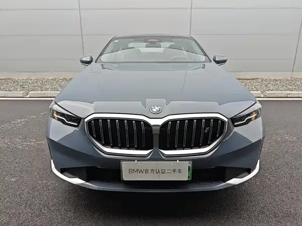 BMW i5 2024