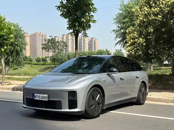 Li Auto i6 2025