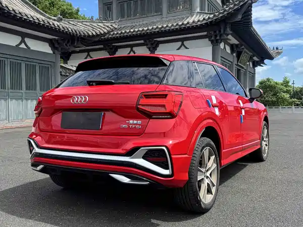Audi Q2L 2021
