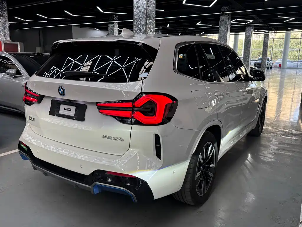 BMW iX3 2021 — фото 15