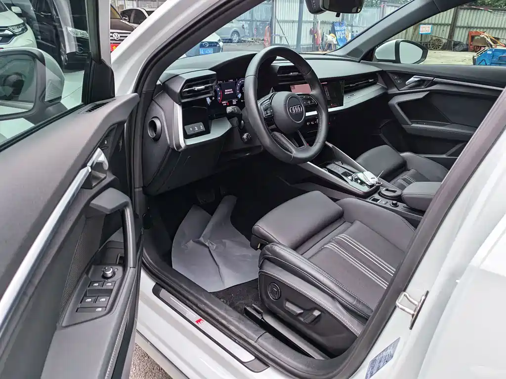 Audi A3 2022 — фото 10