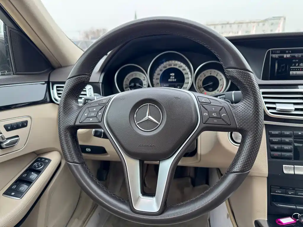 Mercedes-Benz E-Class 2015 — фото 20