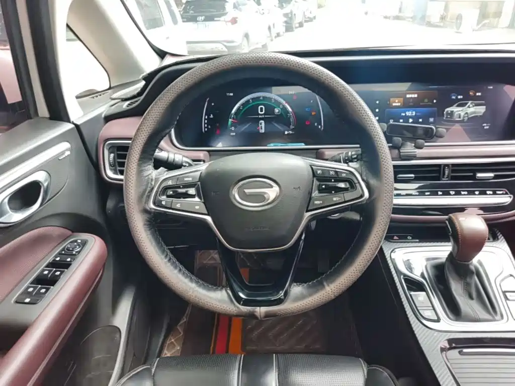 GAC Motor Trumpchi M6 2023 — фото 11
