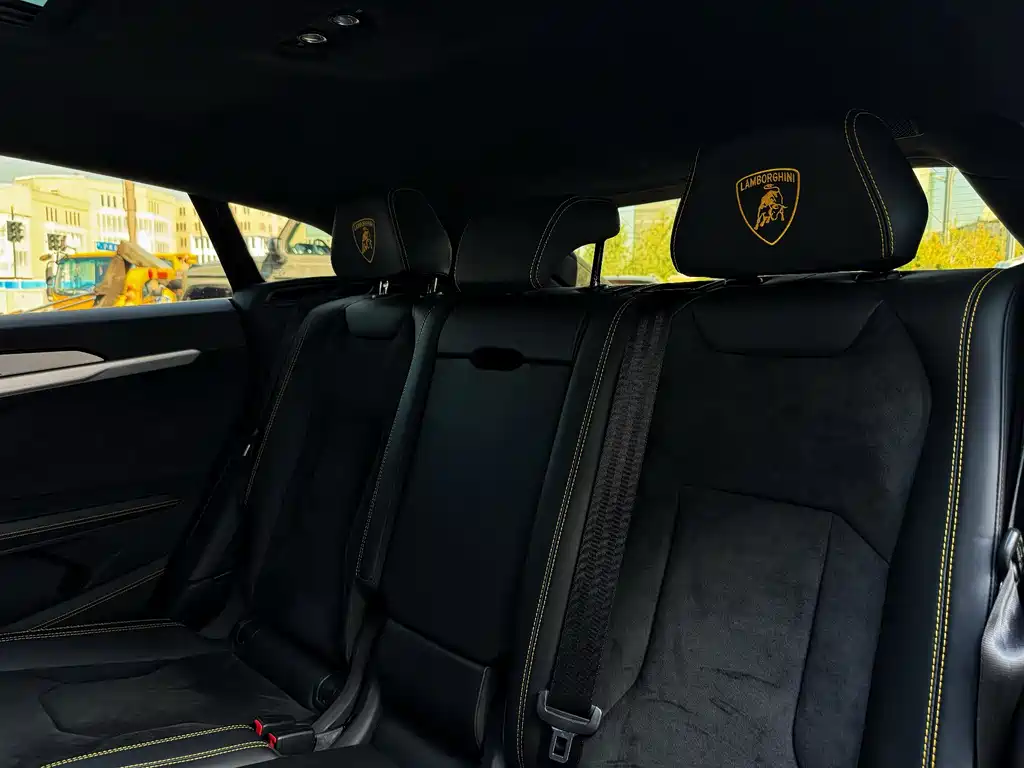 Lamborghini Urus 2019 — фото 9