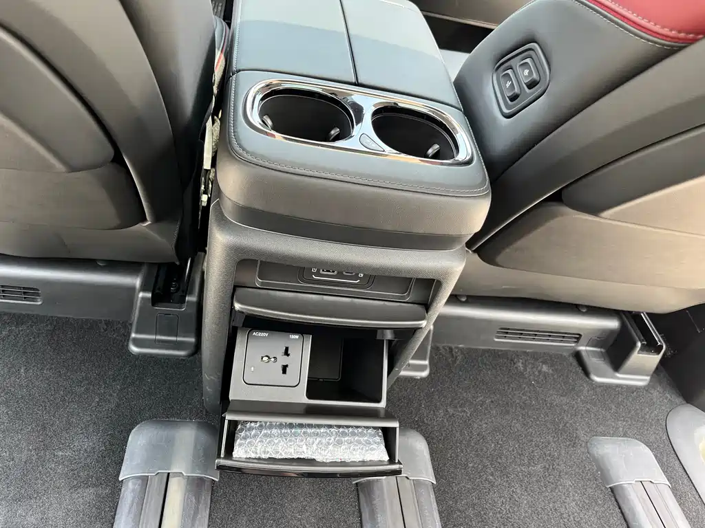 GAC Motor Trumpchi E9 2025 — фото 15