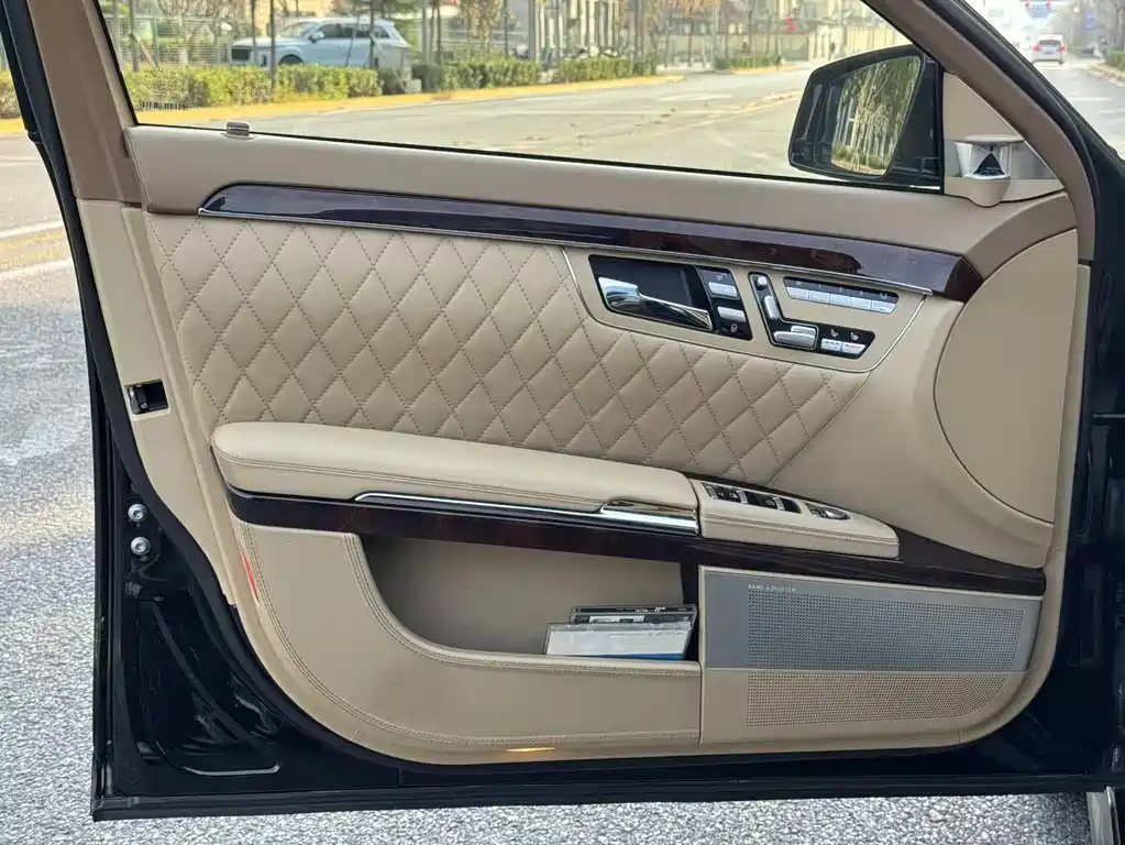 Mercedes-Benz S-Class AMG 2015 — фото 16