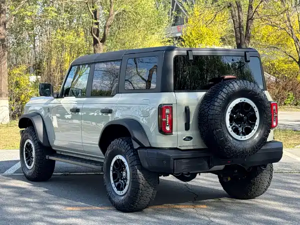 Ford Bronco 2024