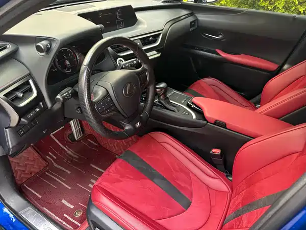 Lexus UX 2020