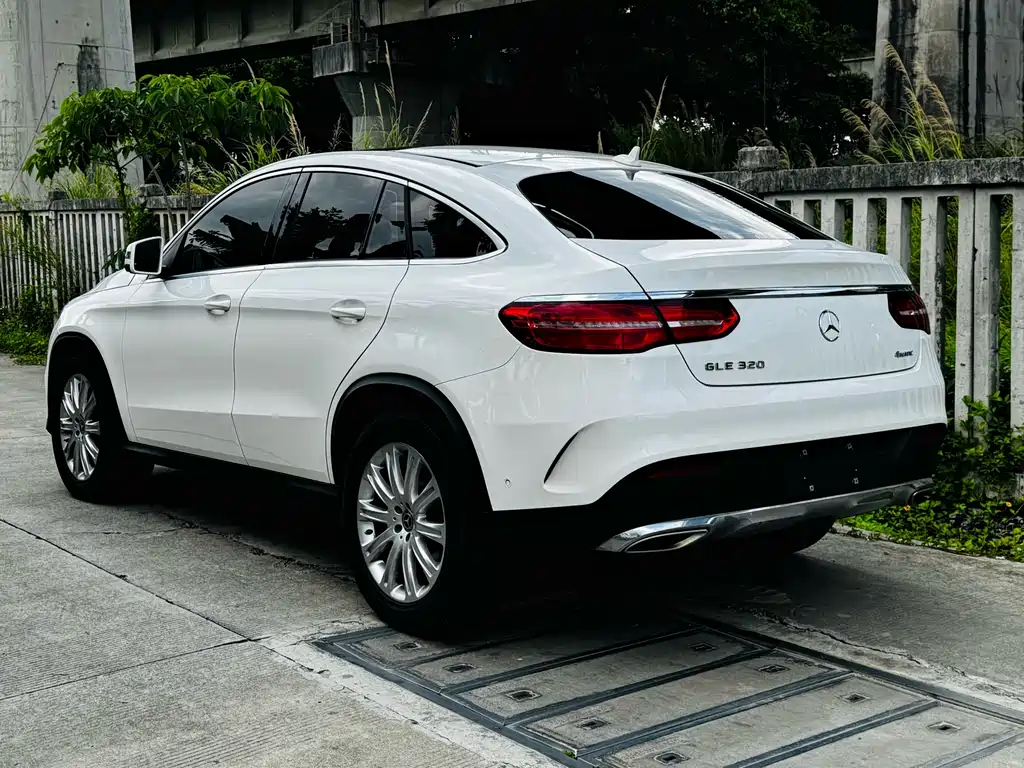 Mercedes-Benz GLE Coupe 2017 — фото 15